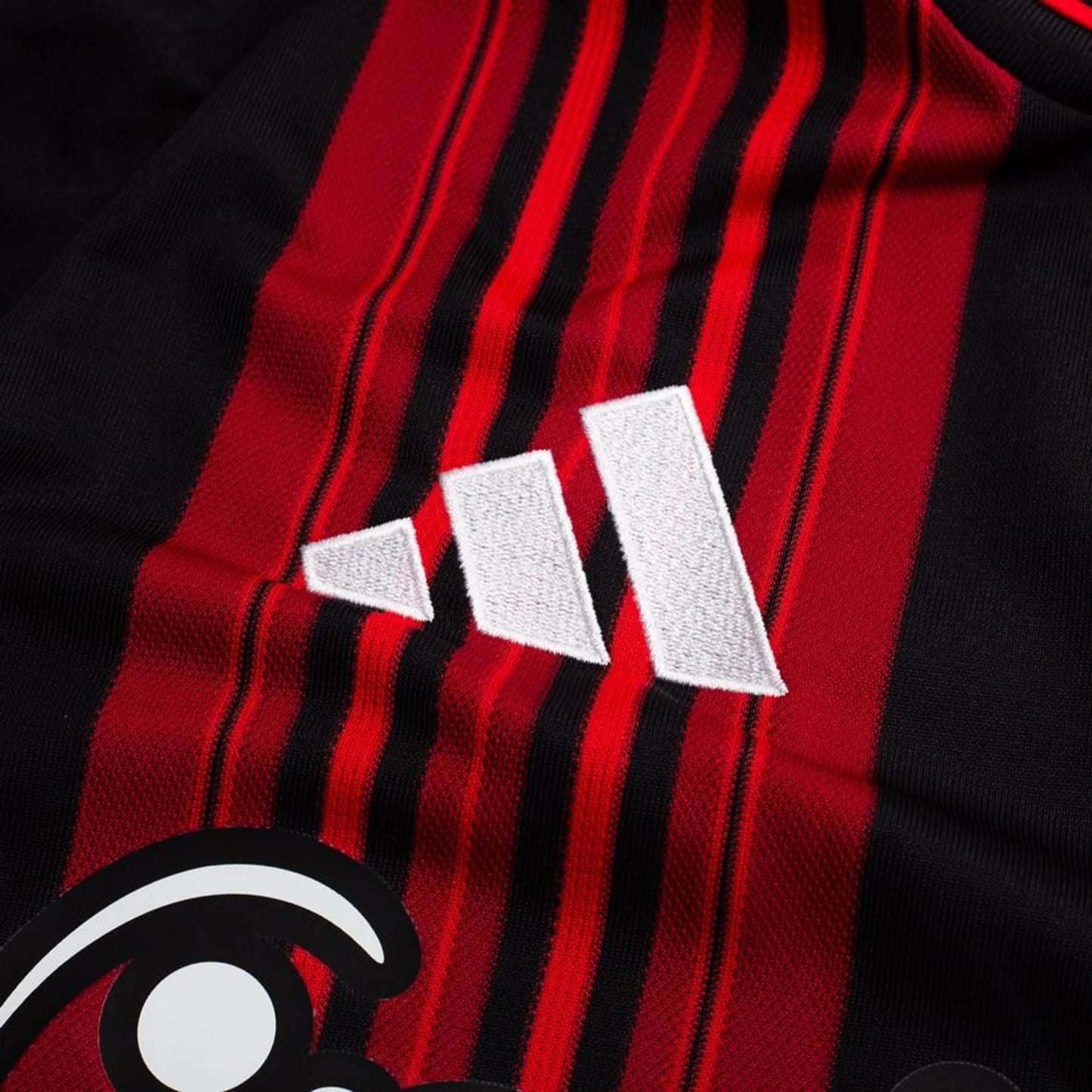 EINTRACHT FRANCFORT MAILLOT DOMICILE 2026/27