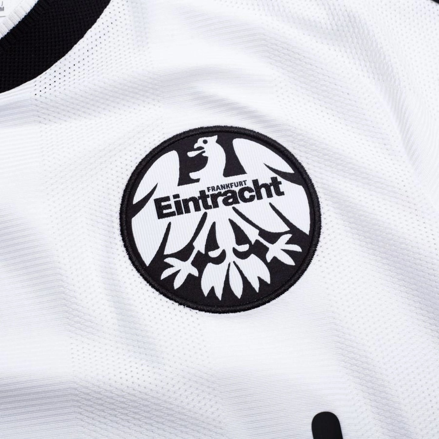 EINTRACHT FRANCFORT MAILLOT EXTERIEUR 2026/27
